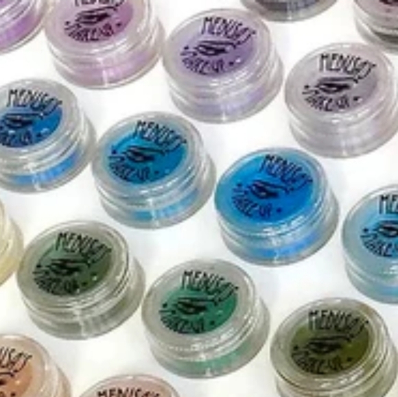 🌟🧚‍♀️PLUTO Medusa Makeup Glitter NWT - Picture 4 of 8